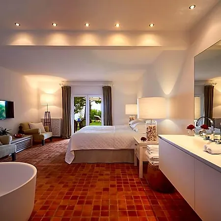 Resort Joya 5*