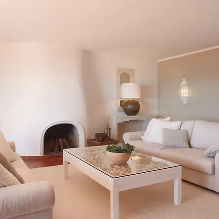 Joya Αλμπουφέιρα